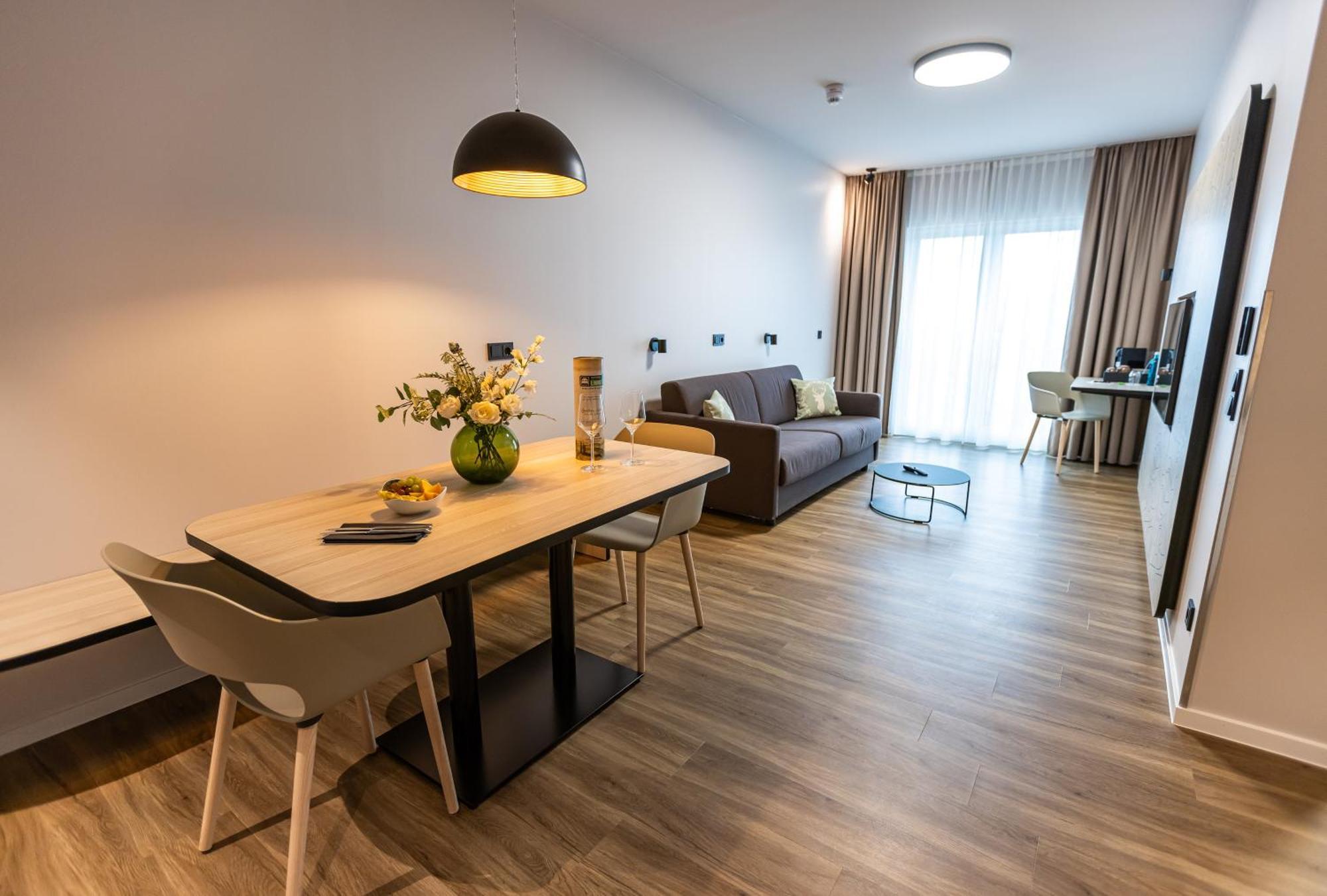 ホテル Platzhirsch Living ケルステルバッハ エクステリア 写真